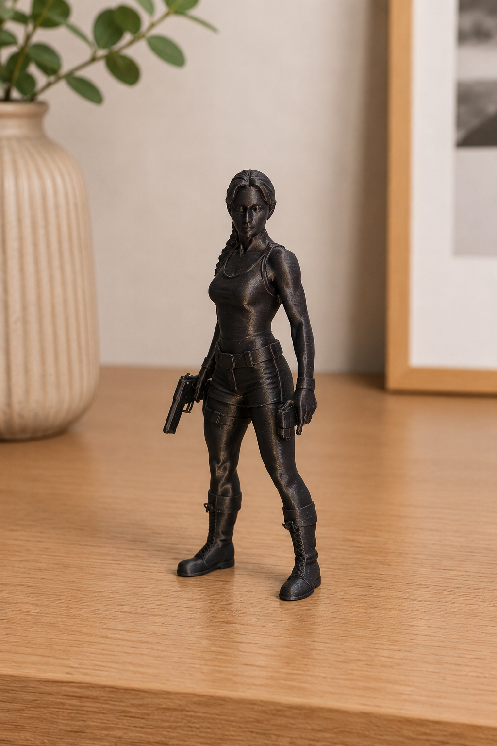 Lara Croft Figurine